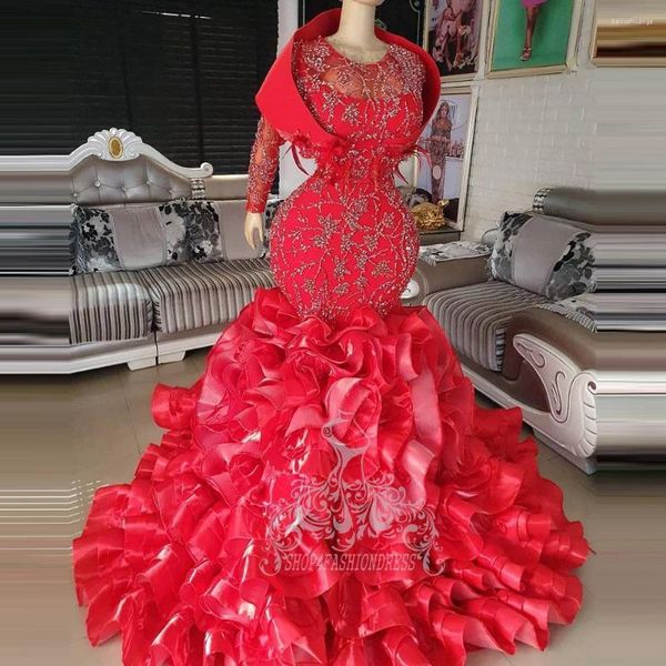 Vestido de novia Encantador Rhinestone rojo Sirena Encaje Sparkle Crystal Vestidos de novia Vestidos Lush Organza Ruffles Tiered Gonna