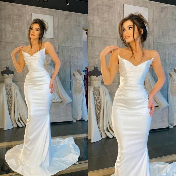 Robe De mariée Chic Simple en Satin De soie, col en V, style sirène, dos nu, avec traîne De balayage