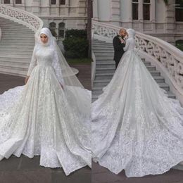 Robe de mariée musulmane dentelle une ligne robes élégante col haut à manches longues 3D Floral Appliques robes de mariée paillettes mariée