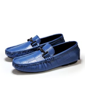 Chaussures de robe de mariée Menles décontractées Loafers Nouveaux chaussures de pois paresseux à grande taille broderie mocassins chaussures de fête en cuir suédois zapatos 38-47