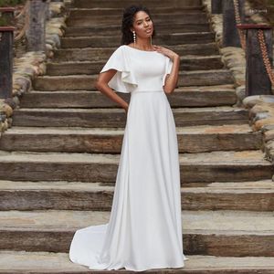 Robe de mariée blanc Satin Sexy plage africaine longueur de plancher perles ceinture flutter manches élégante en plein air église robe de mariée