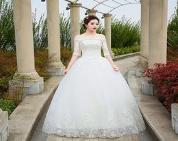 Robes de mariée 2017 la mariée demi manches élégant col bateau luxe dentelle broderie hors de l'épaule princesse classique robe de bal F8083936