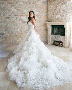 Robe de mariée trapèze, col en cœur, à volants, dos nu, en Tulle, sans manches, fermeture éclair au dos, avec traîne Court, robe de mariée