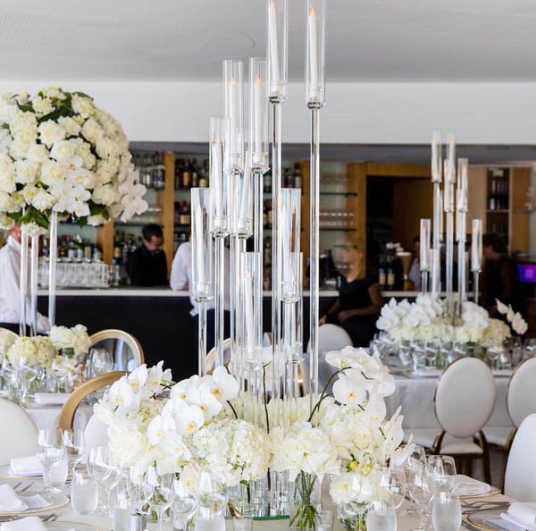 Événements de mariage décoratifs grands centres de table de mariage transparents bougeoirs en cristal socle en acrylique transparent pour la décoration des tables à manger