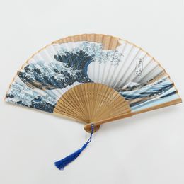 Favores de boda Monte japonés Fuji Kanagawa Blue Waves Abanico de seda Abanico de mano plegable de bambú Abanico portátil RRA7