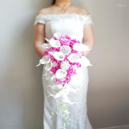 Flores de boda 2023 Whitney WB23016 Ramo de novia Rosa rugosa con perlas de aleación de cala blanca Accesorio en cascada Da Sposa