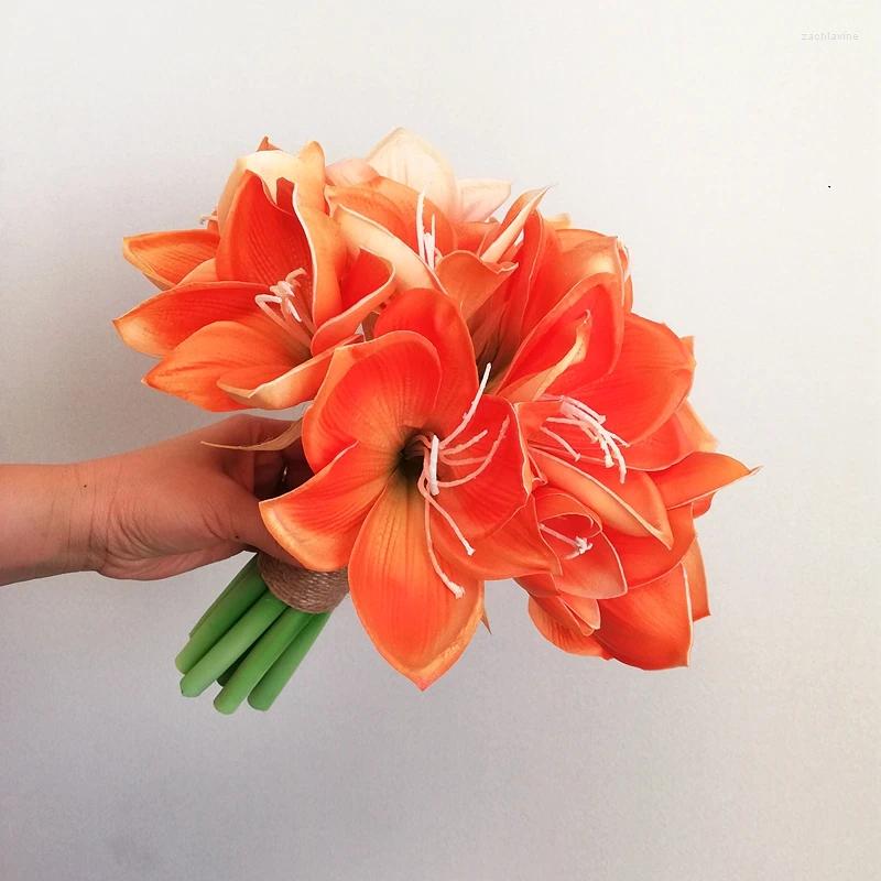 Flores de boda 2024 Llegada Whitney 8 10 pulgadas Estilo clásico Naranja Clivia Ramo Color brillante Dama de honor Mano sosteniendo