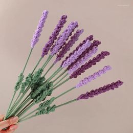 Fleurs de mariage 5pcs Crochet en tricot lavande bouquet artificiel fait maison fini de bureau de bureau de bureau décorations de fête décorations de fête