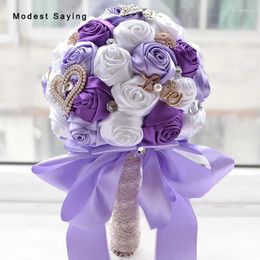 Wedding Flowers 8 kleuren Purple Artificial Rose Bouquets 2024 Fashion Crystal Bridal Accessories Ramo de Flores Novia