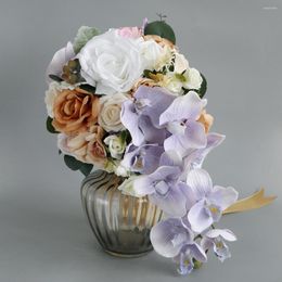 Flores de boda Belleza Belleza Sosteniendo el ramo de rosas naturales artificiales con cinta de seda lila lila dama de honor