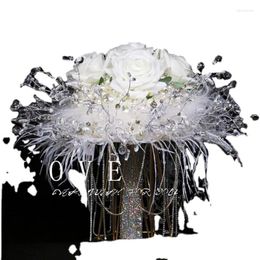 Fleurs de mariage bricolage européen coréen français romantique mariée haut ensemble bijoux de luxe rose plume brillant main tenant fleur matériel pack