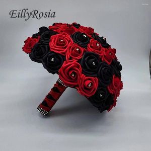 Bruiloft bloemen EillyRosia schuim rozen zwart en rood gotisch boeket met schedel decoratie aankomst bruids op bestelling gemaakt