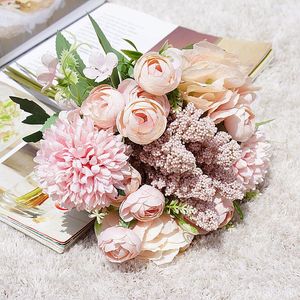 Flores de boda Ramo de té de hortensia hecho a mano Mano artificial