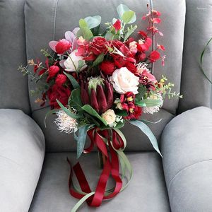 Fleurs de mariage NZUK Bouquets de mariée artificiels faux Roses rouges accessoires de Bouquet de mariée Sposa Quinceanera