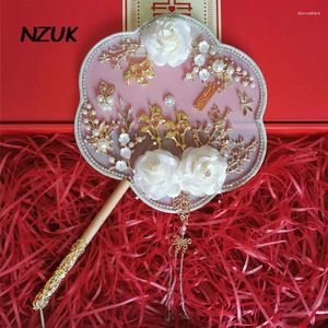 Fleurs de mariage NZUK Gold Bouquets de mariée Type d'éventail artificiel 3D perlé 2024 accessoires de bijoux à main en métal chinois