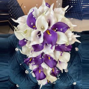 Flores de boda Blings románticas en cascada Bouquet blanca púrpura elegantes perlas cala lily cristal flor lágrima ramos de novia ramos de novia
