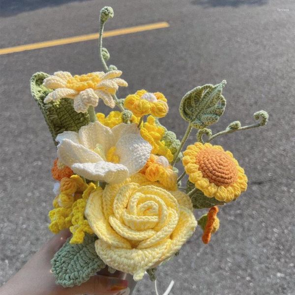 Flores de boda Flor amarilla Tela artificial Costura Dama de honor Ramo Mariage Tejido a mano para los amantes