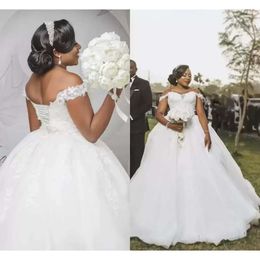 Bruiloft prachtige jurken bruids Afrikaanse jurk met 3D bloemen applique tule korset terug van de schouder sweep trein op maat gemaakte strandvestidos de novia