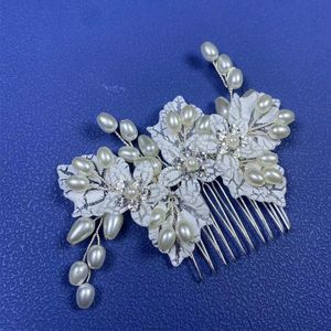 Peignes à cheveux de mariage perles d'eau douce couleur argent fleur casque accessoires de cheveux pour les femmes pinces à cheveux de mariée diadèmes bijoux