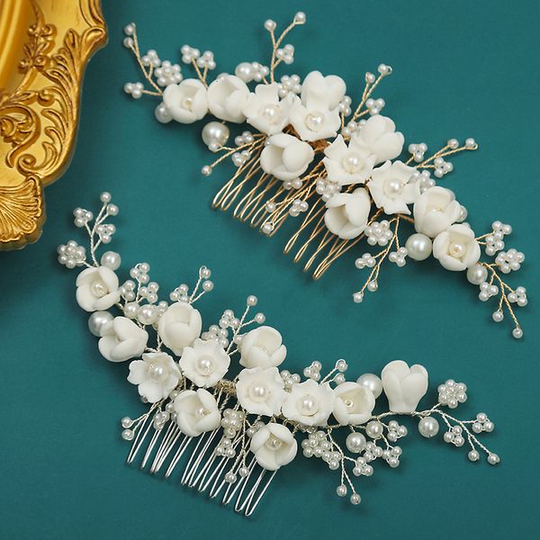 Bijoux de cheveux de mariage 2023 perle porcelaine fleur peigne Po mariée chapeaux accessoires faits à la main en gros 230809