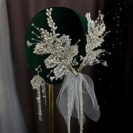 Bijoux de cheveux de mariage Pinces à cheveux de mariée Barrettes à paillettes en cristal Couvre-chef en gaze blanche Boucles d'oreilles en épingle à cheveux florales Ensemble Accessoires de cheveux de mariage 231013