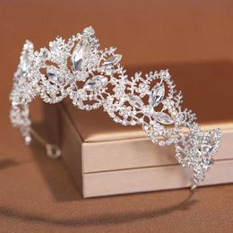 Joyas para el cabello de boda Itacazzo Bridal Headwear lleno de atmósfera deslumbrante lujosa exquisita Silver-Color Ladies Weddal Weddal Tiara
