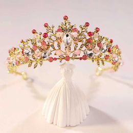 Bijoux de cheveux de mariage Itacazzo Headswear Bridal Plein of Sweet Atmosphère Fashion Brief Gold Color Ladies Tiaras pour la fête d'anniversaire