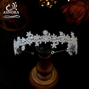 Joyas para el cabello de boda Fashion de lujo Corona de novia Accesorios para el cabello de la boda CZ Flower Crystal Diadema para mujeres Joyas Retro Coronas y tiaras L46