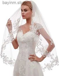 Bijoux de cheveux de mariage Nouveau style Fresh Womens Short 2 Tier Lace Mariage Bridal Veil avec peigne