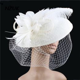 Bijoux de cheveux de mariage NZUK Chapeaux de mariage Facinators pour femmes Ivoire Lin Mesh Headpiece Chapeau Plumes Fancy Veils accesorios para el pelo mujer 230727