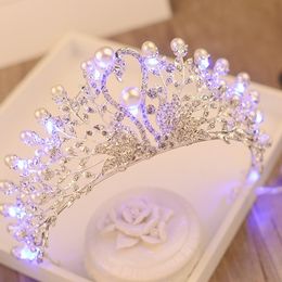 bruiloft haar sieraden vintage kristal parel zwaan kroon bruid lichtgevende kroon bruiloft sieraden kristal diadeem met LED licht meisjes verjaardagsfeestje tiara 230630