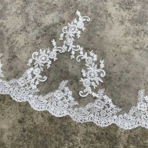 Bijoux de cheveux de mariage blanc / ivoire 3m Cathédrale Longueur Lace Edge Bridal Head Veil avec peigne Long Wedding Veil accessoires Velos de Novia