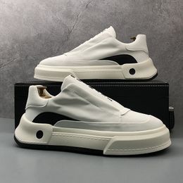 Mariage Italian Party Designer Chaussures confortable Fashion Plateforme non glissée Light Sneakers décontractés Toe Round Bottom Boty Business Locage de marche D77 2429