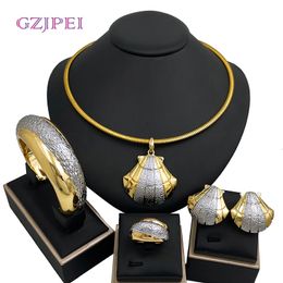 Ensemble de bijoux de mariage accessoires de fête plaqué or 18 carats en forme de coquille pendentif collier boucle d'oreille bague Bracelet Dubai 230809