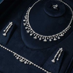 Conjuntos de joyería de boda 016532 Conjunto de collar de circonio cúbico con gota de agua para mujer Accesorios de fiesta saudita de Dubai Transporte de gota de agua Q240316