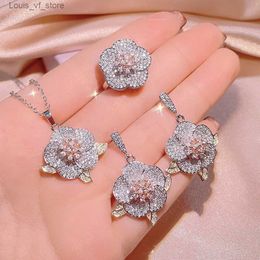 Ensembles de bijoux de mariage 925 Silver Silver Luxury Cluster Anneaux Diamond Flower Type de fleurs Cadeaux de fiançailles complètes pour les femmes H240426