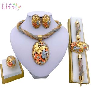 Ensembles de bijoux de mariage Collier africain Dubai Plaqué or Ensemble pour femmes Mariée Voyage Party Bracelet Boucles d'oreilles Bague Pendentif Accessoires 231013