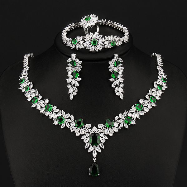 Conjuntos de joyería de boda AMC Luxury Asimétrico Verde Esmeralda 4 piezas Conjunto de joyería Collar Pendiente Anillo Brecelet Nupcial Wedding Party Accossories para mujeres 230727