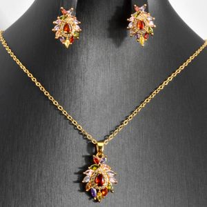 Bijoux de mariage Ensemble de charmement Bohême Collier de zircon Multicolor Boucles d'oreilles colorées Cercle Pendant Chaîne de bijoux Accessoires Party Gift 230427