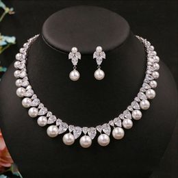 Conjuntos de joyería de boda Circonia cúbica Taladro de perla redonda Delicado collar nupcial Colgante Aretes Joyería Accesorios de boda para mujeres 231115