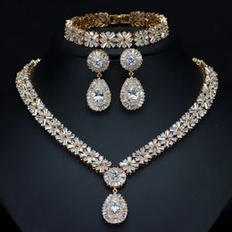 Bruiloft Sieradensets CWWZircons Exclusieve Dubai Gouden Plaat Sieraden Luxe Zirkonia Ketting Oorbel Armband Feestset voor Dames T053 231128