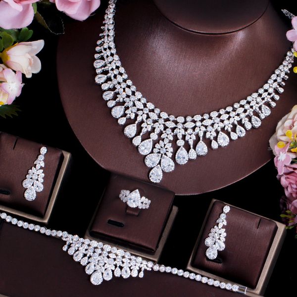 Ensembles de bijoux de mariage CWWZircons Super luxe gland goutte d'eau CZ grand mariage collier de mariée boucle d'oreille 4 pièces nigérian Dubai ensemble de bijoux pour les femmes T596 230320