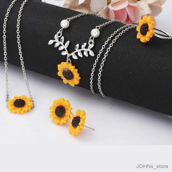 Conjuntos de joyería de boda Moda delicada Girasol Colgante Collar Pendientes Pendientes Anillo Pulsera Joyería Creativa Perla de imitación Harajuku Joya R231206