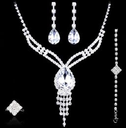 Conjuntos de joyas de boda Pendientes Collar anillos pulsera Accesorios un juego incluye cuatro piezas de moda de lujo nuevo estilo envío gratis HT126