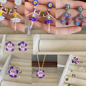 Bruiloftssieradensets Euro-Amerikaans emaille glazuur bloem violet oorbellen ketting ringset 230906