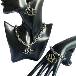 Conjuntos de joyería de boda hechos a mano hermandad griega moda collar de acero inoxidable clásico conjunto de pendientes de temperamento 230804