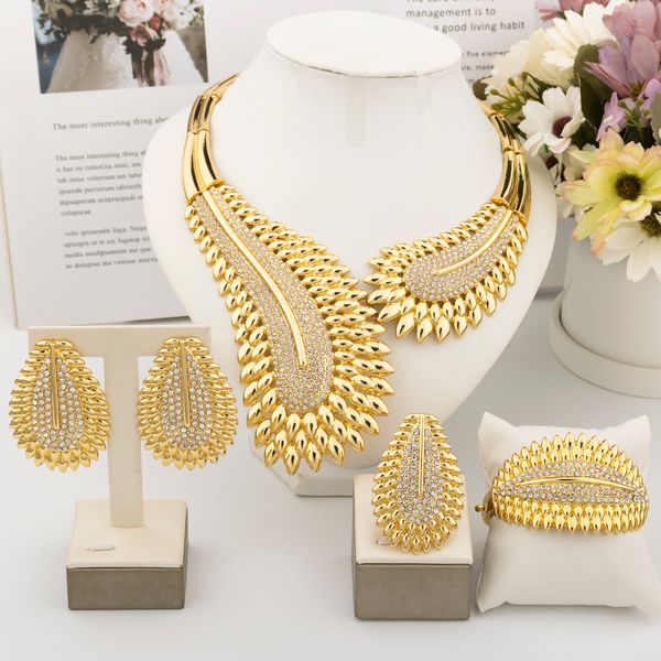 Ensembles de bijoux de mariage Italie Mode Or Couleur Ensemble de Bijoux Pour Femmes Ange Plume Collier Bracelet Boucles D'oreilles Bague Ensemble Beau Cadeau De Fête De Mariage 230906