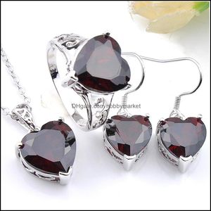 Ensembles de bijoux de mariage Luckyshine 3 pièces ensemble classique Vintage rouge amour coeur grenat gemmes Sier pendentif bague boucle d'oreille pour les femmes livraison directe 2021