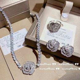 Conjuntos de joias de casamento colar de flor de luxo 18k banhado a ouro anel pingente de borla 231208