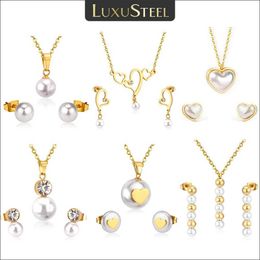 Ensemble de bijoux de mariage Luxusteel New Coréen Fashion Pearl Pendant Collier Boucles d'oreilles Femme en acier inoxydable SIMPLE COEUR Perles en forme de charme